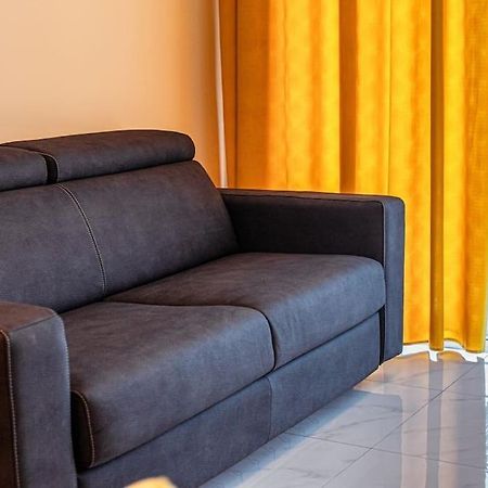 Stylish Seafront Spinola Apartment Saint Julian's Εξωτερικό φωτογραφία