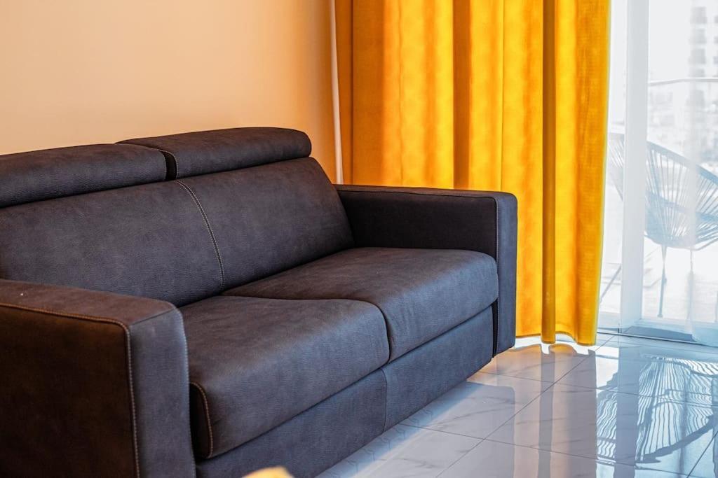 Stylish Seafront Spinola Apartment Saint Julian's Εξωτερικό φωτογραφία